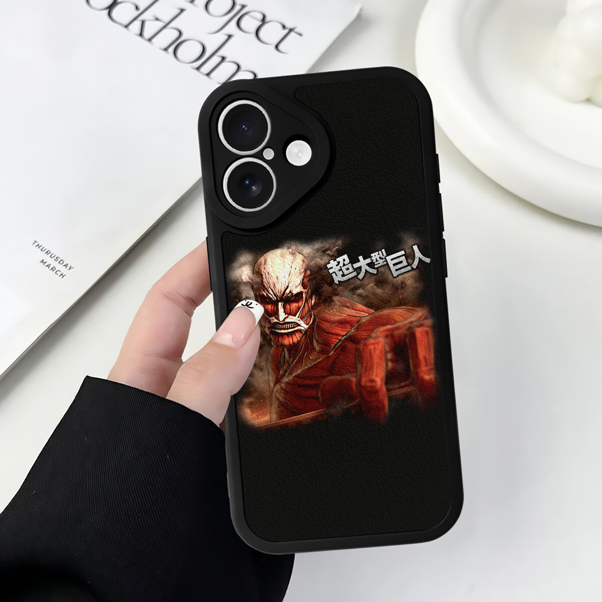 （画像用） 進撃の巨人 Attack on Titan 【iPhone 16シリーズ対応】シリコンスマホケース（レザー調） 材質：シリコン